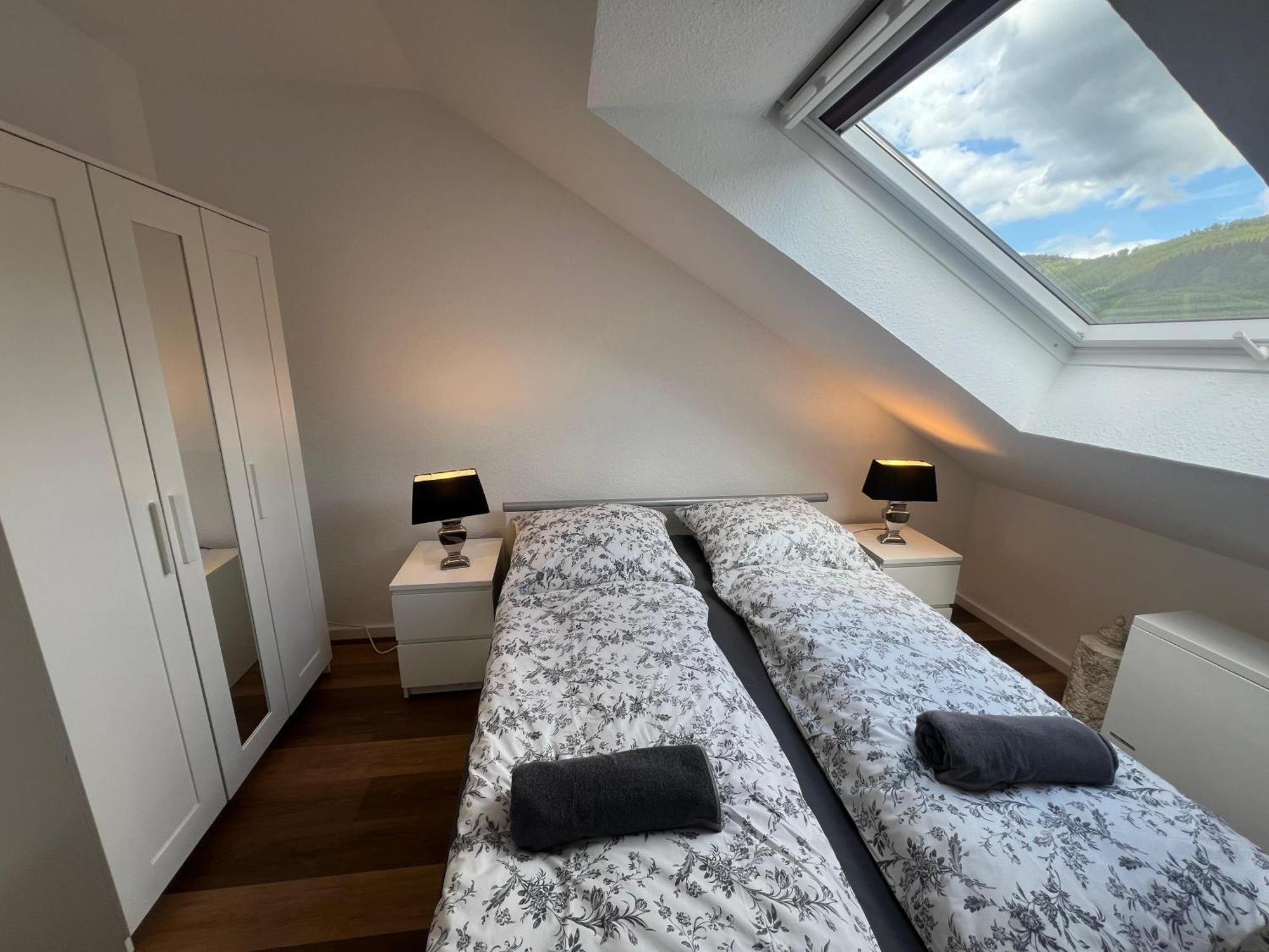 Gemuetliche 3-Zimmer-Wohnung Mit Panoramablick Und Kostenlosem Ueberdachten Parkplatz Winterberg Exterior photo